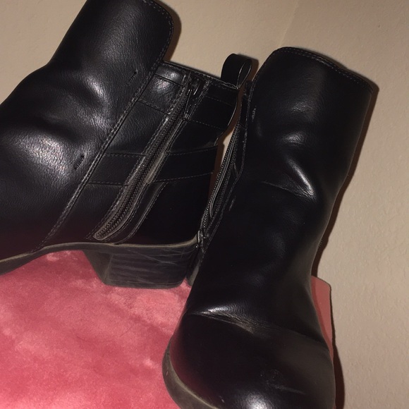 Ankle booties - Picture 5 of 8